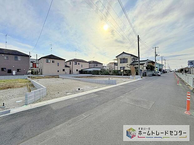 【前面道路含む現地写真】土日のご予約はもちろん、平日やお仕事のお時間に合わせてのご案内も実施しています。まずはお客様のご都合をお伺いさせて頂き、それに合う形で物件のご紹介をさせていただきます。お気軽にお問い合わせください。