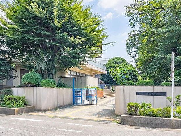 越谷市立大沢北小学校（約650m）