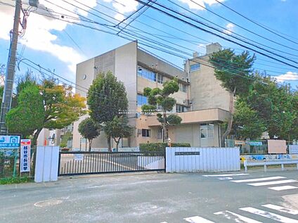 越谷市立桜井小学校 850ｍ(徒歩11分)