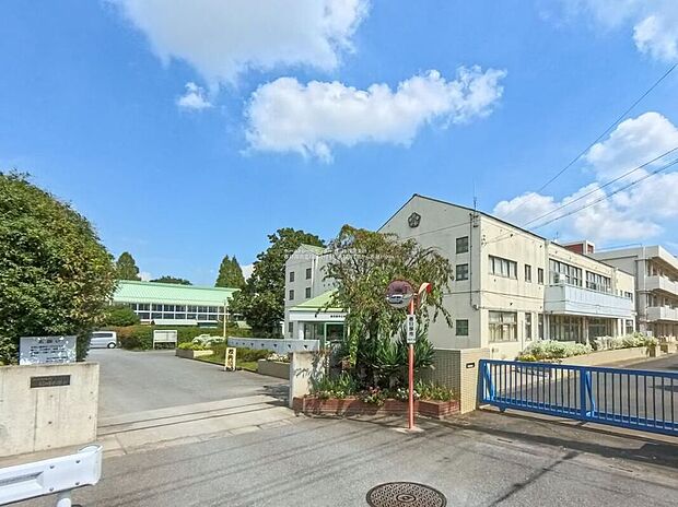 春日部市立桜川小学校（約900m）