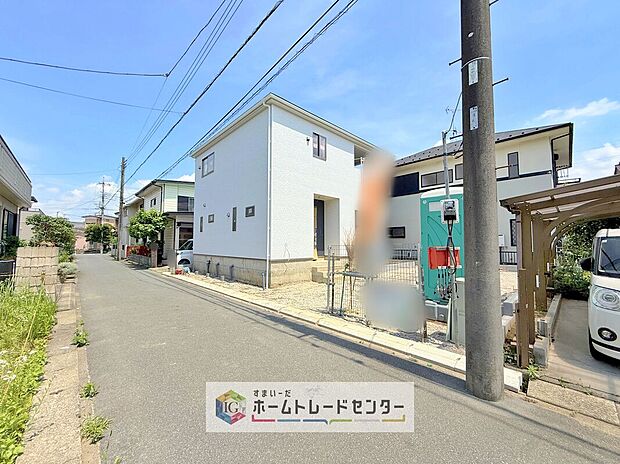 【前面道路含む現地写真】資料請求やご見学は即日対応可能♪陽当りや通風など住みやすさの工夫が満載。資料に載っていない街並みや周辺環境は、ぜひ現地で実際にお確かめください。

