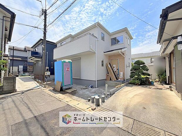 【現地外観写真】爽やかな青空と陽光に包まれる心地よい住空間。ネットでは分からない現地の魅力をぜひご覧ください。人生で大切なお住まいですので、ゆっくりとご見学ください。