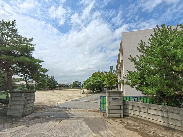春日部市立武里小学校（約660m）