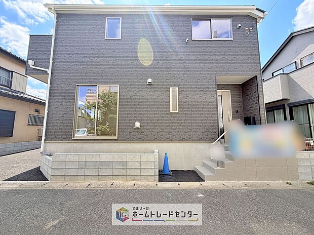 【現地外観写真】爽やかな青空と陽光に包まれる心地よい住空間。ネットでは分からない現地の魅力をぜひご覧ください。人生で大切なお住まいですので、ゆっくりとご見学ください。