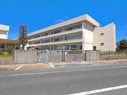 杉戸町立杉戸小学校 1400m(徒歩18分)