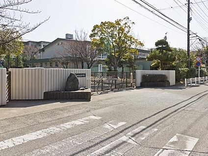 春日部市立緑中学校 1300m(徒歩17分)