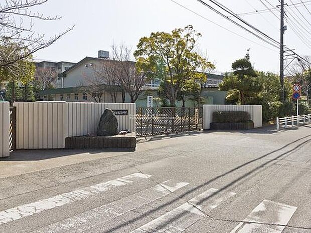 春日部市立緑中学校（約1,300m）