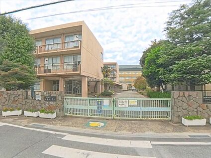 草加市立花栗南小学校 1020ｍ(徒歩13分)