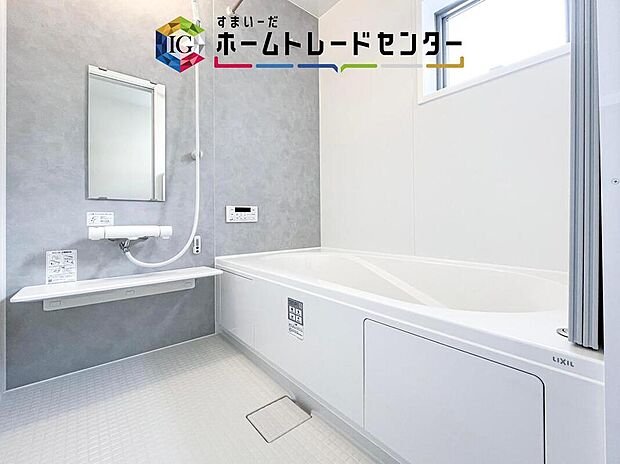 【【浴室】】一坪タイプのユニットバスは、足をしっかりと延ばして一日の疲れを癒すことが可能です。浴室暖房乾燥機も完備しておりますので、カビの心配が無いのはもちろん、雨の日のお洗濯物はお風呂で乾かせます。