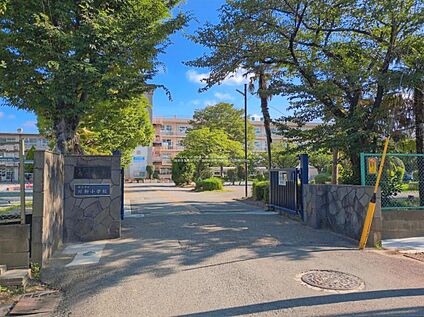越谷市立南中学校 2000m(徒歩25分)