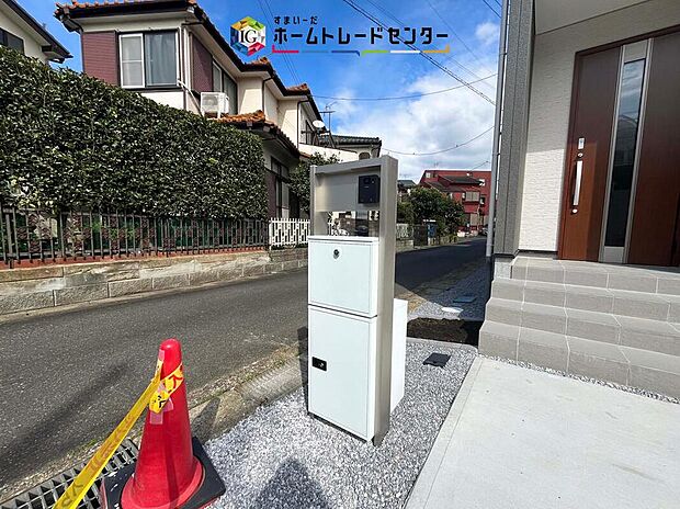 【宅配ボックス】戸建用の宅配ボックスを設置。通販でのお買い物などお荷物が届く予定があっても時間を気にせず外出できるので大変便利です。