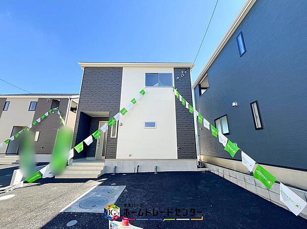 【現地外観写真】爽やかな青空と陽光に包まれる心地よい住空間。ネットでは分からない現地の魅力をぜひご覧ください。人生で大切なお住まいですので、ゆっくりとご見学ください。