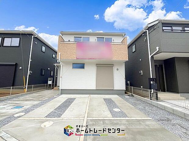 【【カースペース2台】】カースペースが2台分ございますので、家族分の自転車を駐輪したり、急な来客用の駐車スペースとしてもお使いいただけます。