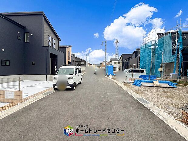 【前面道路含む現地写真】土日のご予約はもちろん、平日やお仕事のお時間に合わせてのご案内も実施しています。まずはお客様のご都合をお伺いさせて頂き、それに合う形で物件のご紹介をさせていただきます。お気軽にお問い合わせください。