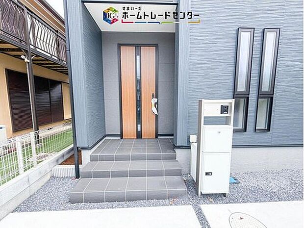 【【宅配BOX】】戸建用の宅配ボックスを設置。通販でのお買い物などお荷物が届く予定があっても時間を気にせず外出できるので大変便利です。


