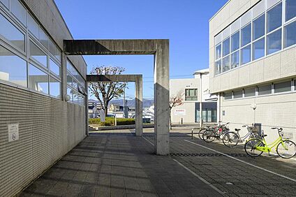 京都市久我のもり図書館 約800m～1040m(徒歩10～13分)