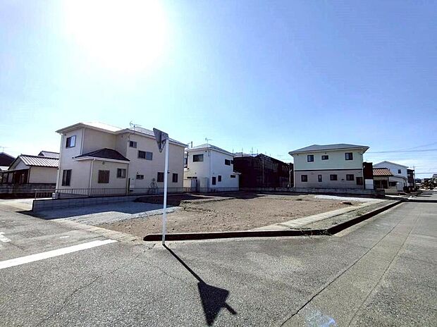 角地ならではの開放感があり、風通しも良好な心地よい住環境です。