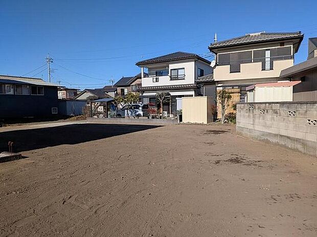 ＪＲ高崎線「倉賀野」駅まで徒歩15分♪
平日・お仕事帰りなど、いつでもご案内させていただきます！デザイン・目に見える設備面も大切ですが、耐震構造で地震に強い家の為、次代へ繋ぐ強固な住宅です☆
