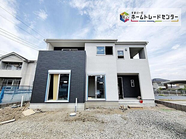 片付けやすさと広さにこだわった住まいです。SICや洗面室など随所に充実した収納を確保。2階には驚きの11帖を誇る主寝室があり、WICも2カ所ご用意したゆとりある暮らしが叶います。◆2026年8月撮影