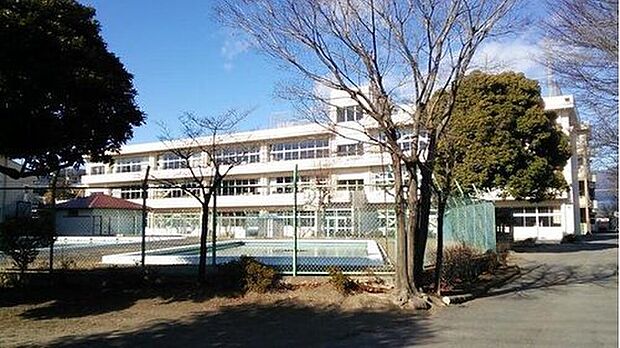 渋川市立豊秋小学校(約1,500m)