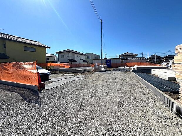 【現地外観写真】飯田グループホールディングス唯一の販売専門会社のホームトレードセンターの社員が直接、当物件をご案内いたします。見学希望、資料請求等、お気軽にお問い合わせくださいませ！