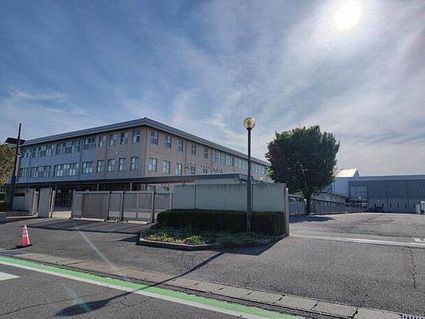 高崎市立群馬中央中学校（約2,000m）