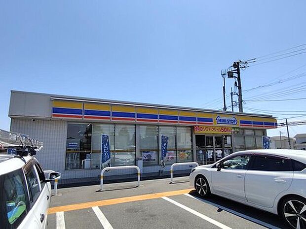 ミニストップ前橋下新田店（約617m）