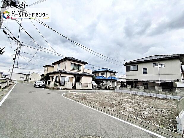【前面道路含む現地写真】建築前だからこそ敷地の広さや陽当たり、周辺との距離感をご確認いただけます。新前橋駅徒歩13分の立地や住環境についても詳しくご案内いたします。現地（2026年6月）撮影。