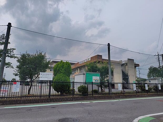 高崎市立六郷小学校(約1,000m)