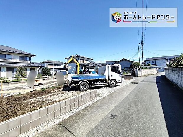【造成中の現地（前面道路）】実際の現地を見てみると図面などではわからない、新たな発見もありますのでまずはお気軽にお問い合わせください♪