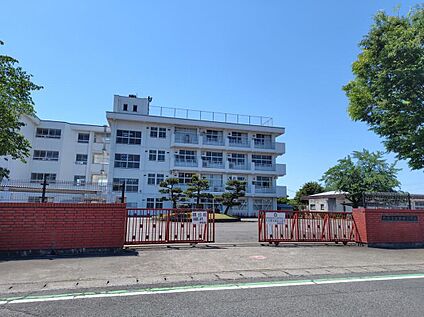 前橋市立新田小学校 800m(徒歩10分)
