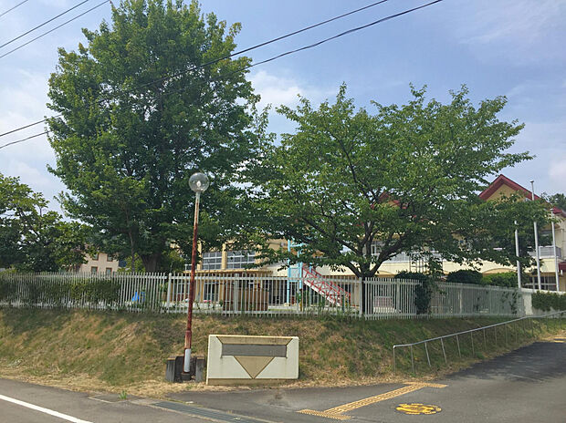 鳩山幼稚園（約3,270m）