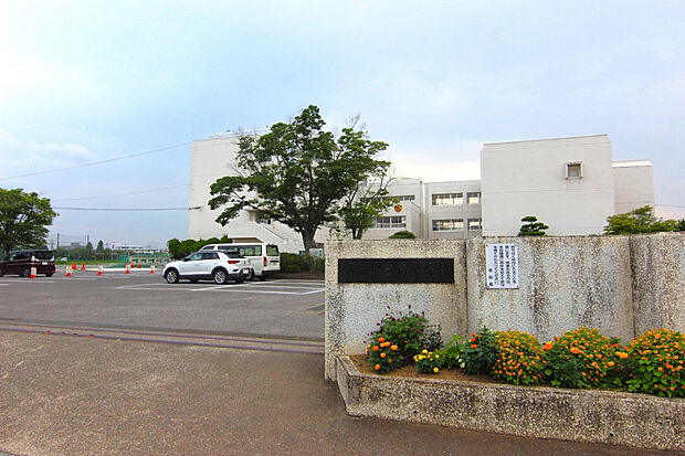 南中学校（約3,136m）