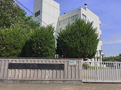 上柴西小学校 941m