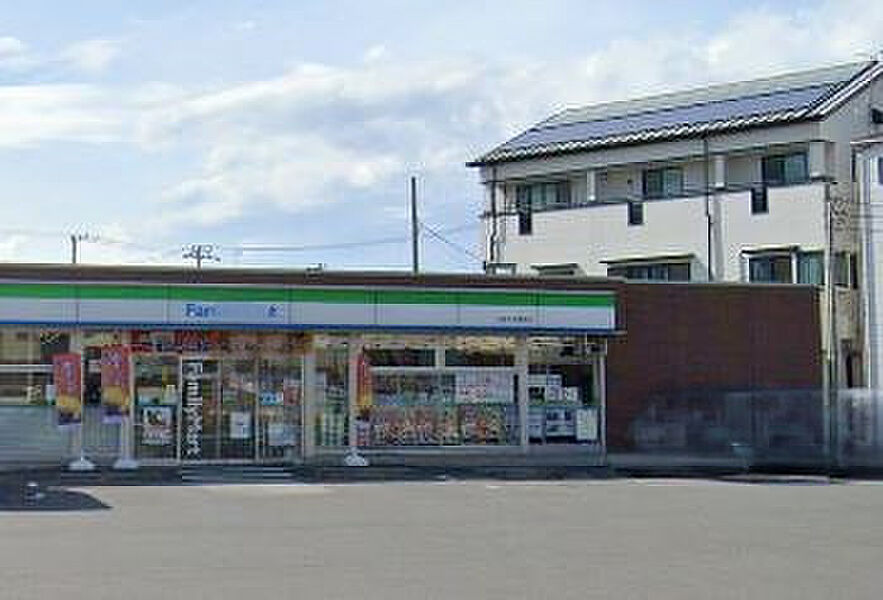 ファミリーマート沼津下河原町店　331ｍ（徒歩５分）