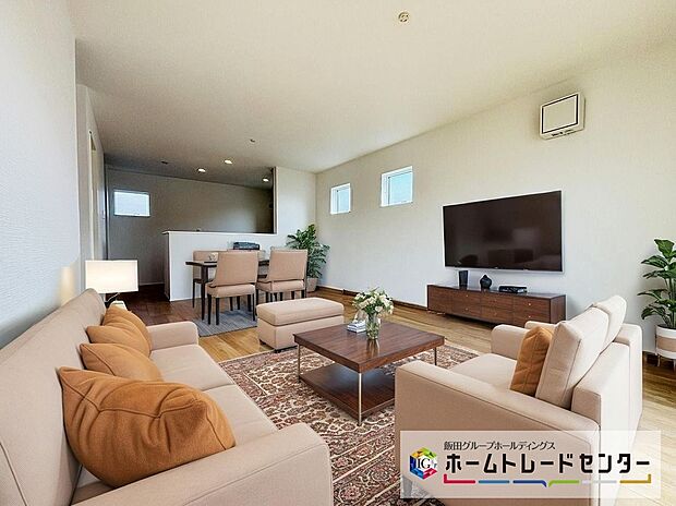 ２号棟～LDK～（イメージレイアウト）
17.5帖のLDKは人気の対面式です
広々としたLDKに、自分好みのインテリアでレイアウト。季節ごとに模様替えなども、楽しみの一つとなりそうです。