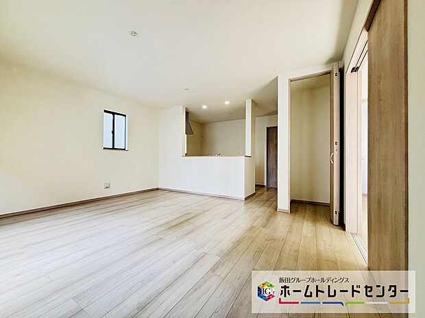 【☆Living☆】家族の食事や団らんのほか、子供を遊ばせたり、友人を招いたりする住まいの中心。長時間過ごす場所だから、その空間は住まい全体の居心地を左右します。