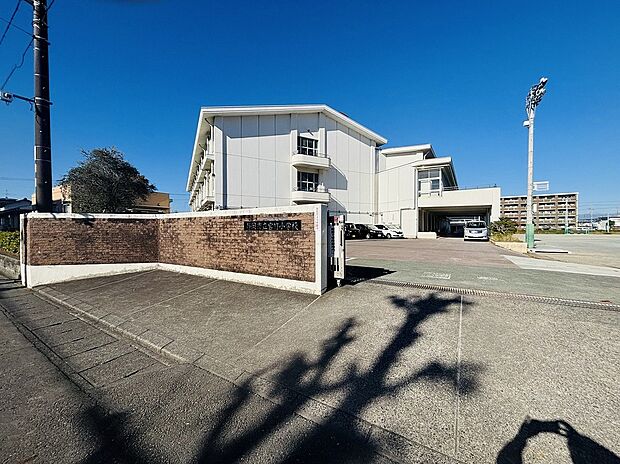 宮竹小学校(約1,070m)