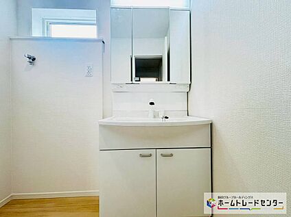 【設備】三面鏡のシャンプードレッサー