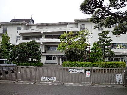 大富中学校 580ｍ(徒歩８分)