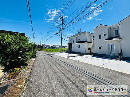前道路を含む現地外観写真