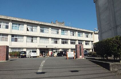富士根南中学校 900ｍ(徒歩12分)
