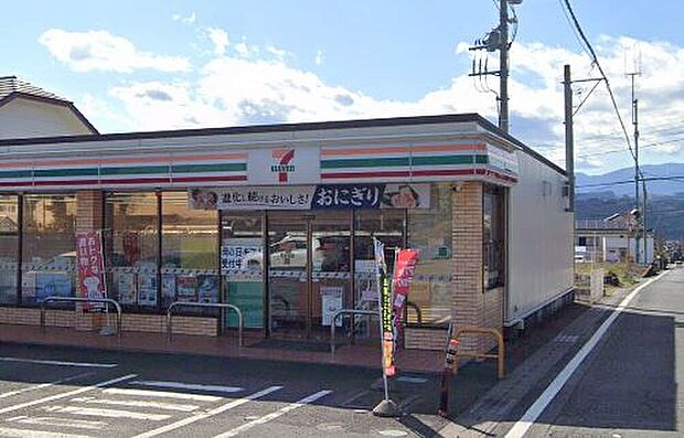 セブンイレブン万野原西店(約460m)