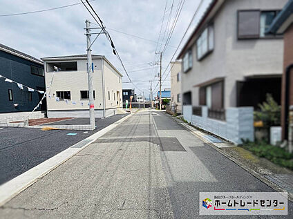 前道路を含む現地外観写真