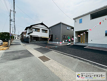前道路を含む現地外観写真