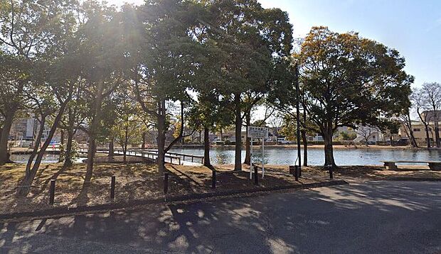 中郷温水池公園（約900m）