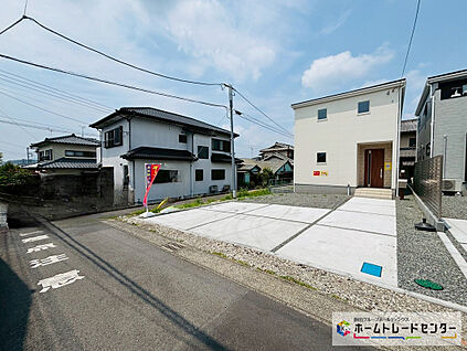 前道路を含む現地外観写真