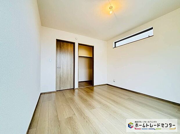 【☆BedRoom☆】A号棟～主寝室～
7帖主寝室はウォークインクローゼット収納となります。開放的なバルコニー直結のお部屋は南向きなのでお日様の光をたっぷり取り込んで目覚めのいい朝を迎えられます♪