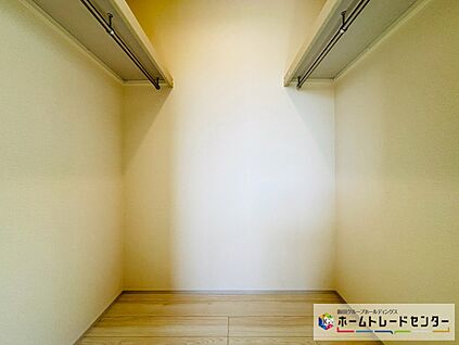 【設備】ウォークインクローゼット収納