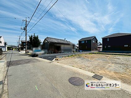 前道路を含む現地外観写真